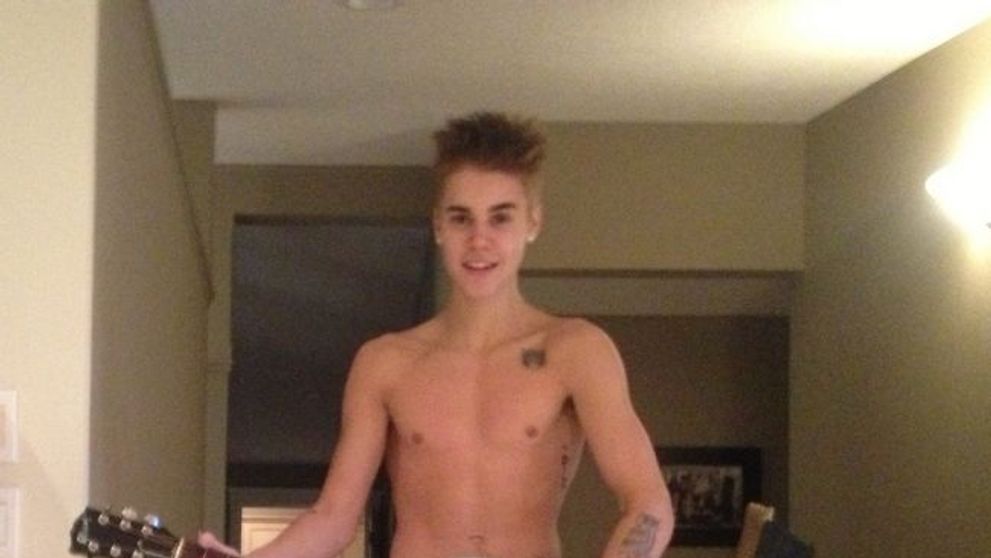 Ultima isprava a lui Justin Bieber depaseste orice imaginatie. Cantaretul ii face serenade bunicii sale, gol-pusca