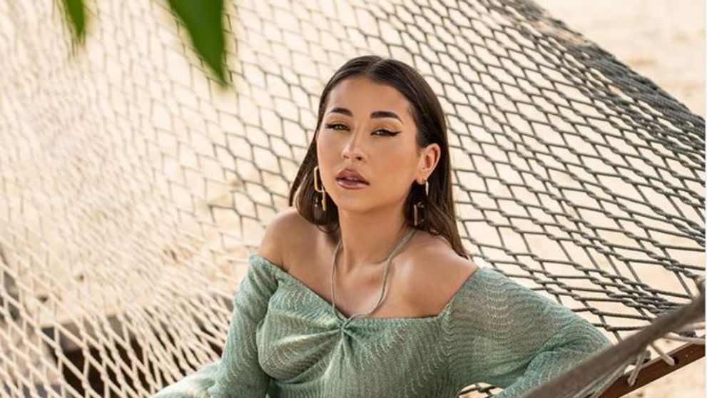 Nicole Cherry, o mămică super fit. Cum arată cântăreața în costum de baie