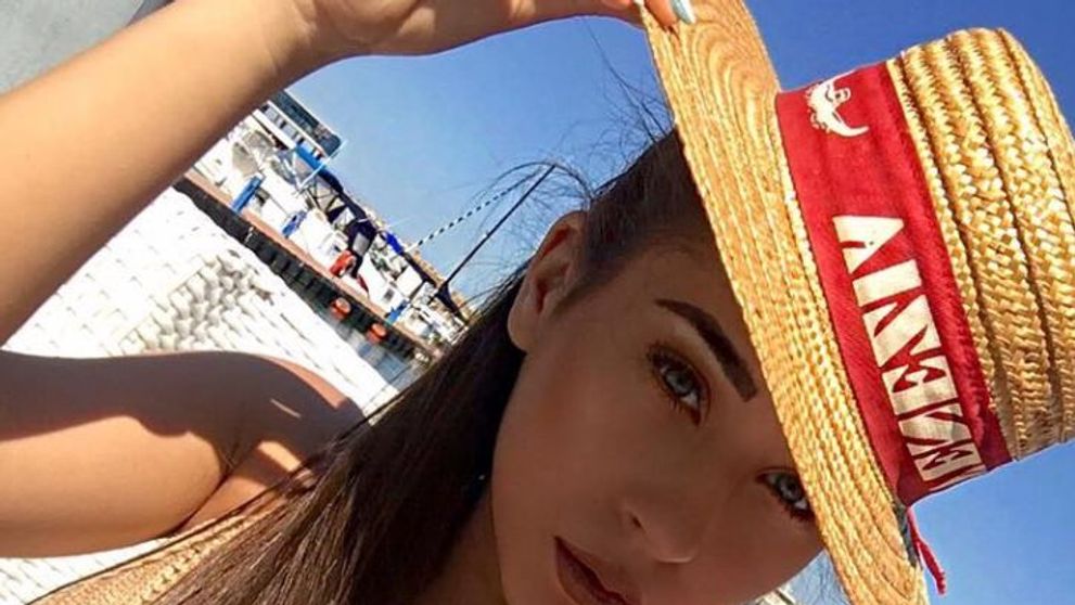 Pare o tinuta banala pana vezi cum arata sandalele. Incaltarile idraznete pe care le-a purtat Nicole Cherry 