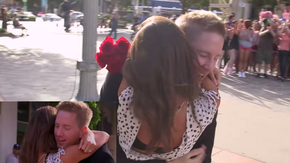 Este una dintre cele mai frumoase cereri in casatorie pe care le-ai vazut vreodata. Vezi viralul de 2 milioane de afisari - VIDEO