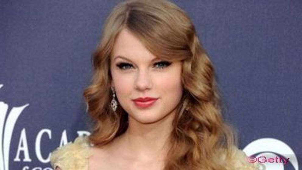 Iubire de fiica: Taylor Swift le-a cumparat parintilor o casa de 1.4 milioane de dolari!