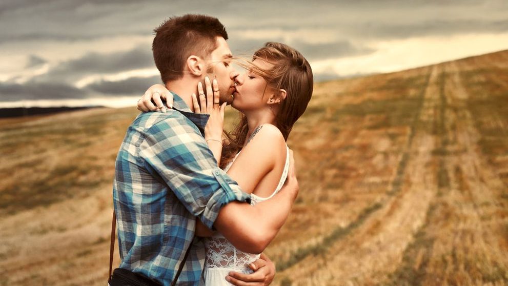 7 greseli pe care poti sa le faci atunci cand saruti un barbat. Cum le eviti