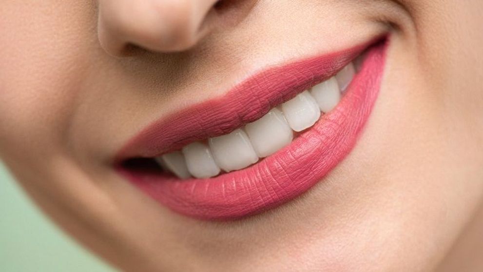 (P) 5 Lucruri pe care nu le știam despre implanturile dentare, dar le-am aflat de la cabinetul stomatologic Dental West din Brașov
