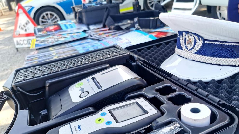 Un polițist s-a testat singur cu aparatul drugtest din dotare, iar rezultatul a fost pozitiv. Agentul a fost nevoit apoi să facă analize de sânge