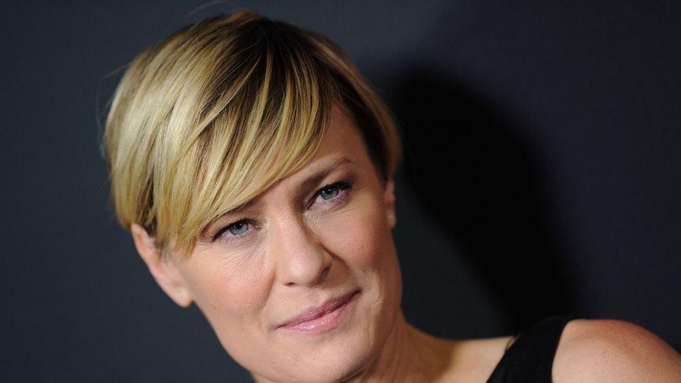 Robin Wright din House of Cards s-a măritat în secret cu iubitul tinerel. Cine a dat-o de gol