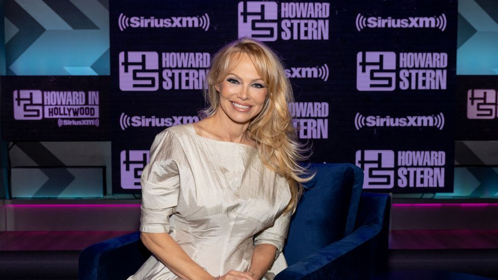 Pamela Anderson, schimbare radicală de look. Actrița a fost de nerecunoscut tunsă scurt și vopsită roșcat: 