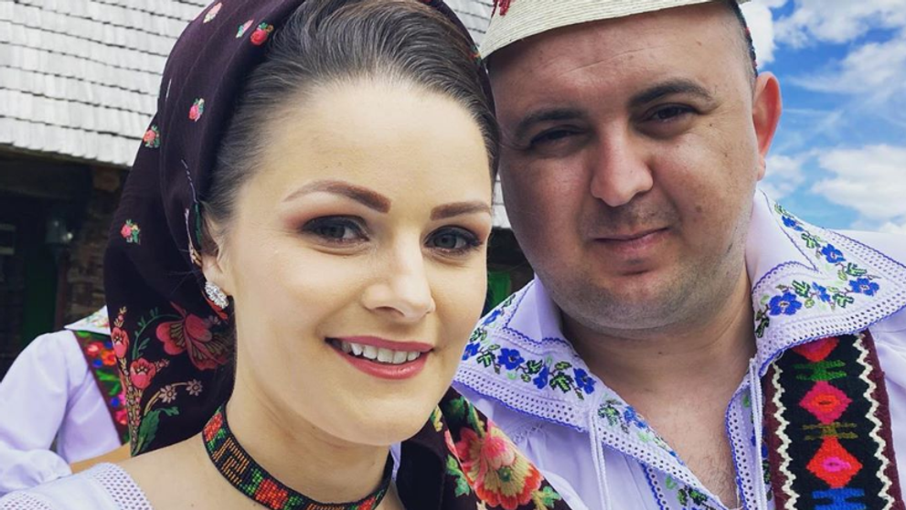 Amalia Ursu, o mămică super fit. Cum a pozat cântăreața la piscină