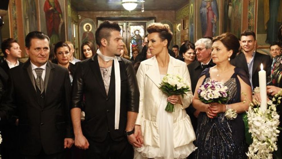 Silvia si Edi Stancu au dansat in costume populare la nunta lor. <span style=