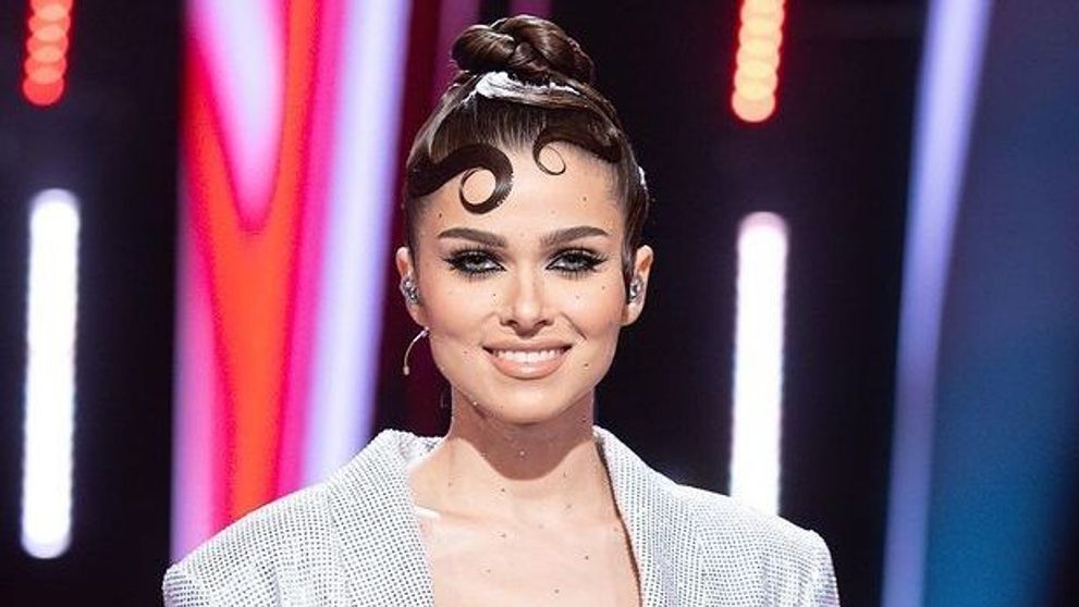 Theo Rose, bârfită într-un mall din București. Cum a reacționat artista când a auzit ce spun oamenii despre ea
