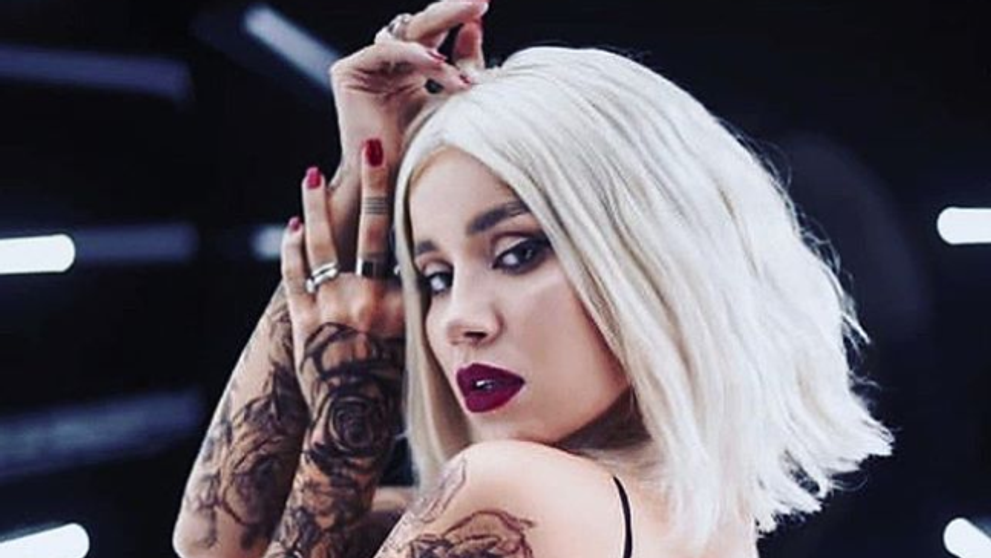 Alina Ceușan și Raul Tișa s-au căsătorit. Ce rochie a purtat bloggerița