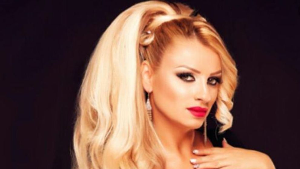 Ce mai face și cum mai arată Sânziana Buruiană! Vrea tot mai mult să semene cu păpușa Barbie 