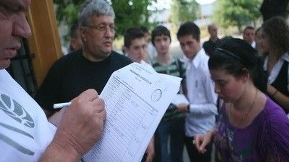 Bac 2011: S-au dat subiectele la matematica si istorie. Cum au aratat cele de anul trecut