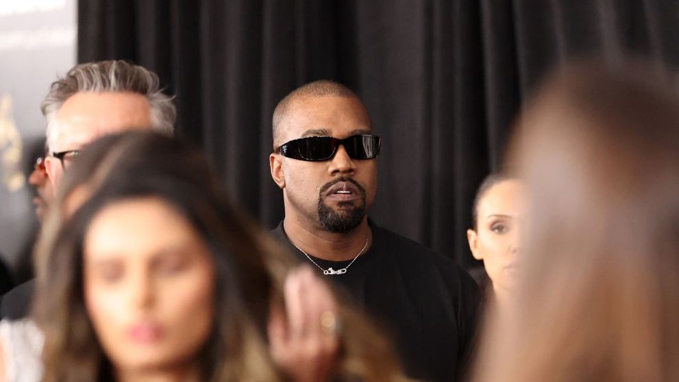 Procesul de 2 milioane de dolari în care e implicat Kanye West. De ce îl dau în judecată opt oameni