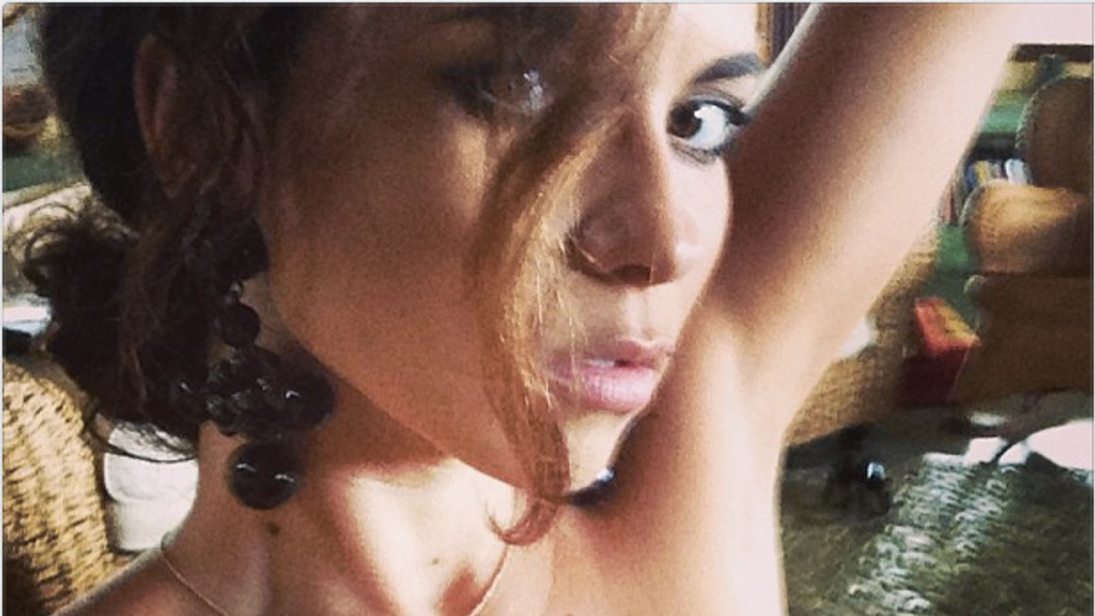 Inna danseaza in ploaie, in sanii goi. Cea mai incitanta fotografie pe care o poti vedea azi