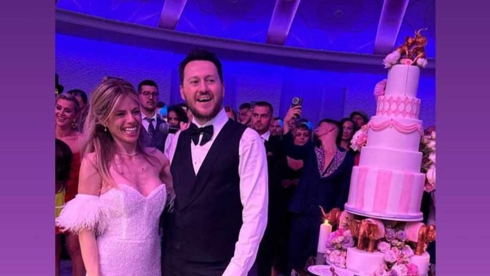 Roxana Hulpe, prezentatoarea Știrilor Pro TV, nuntă ca-n povești, plină de vedete. Cum au arătat cele două rochii superbe de mireasă