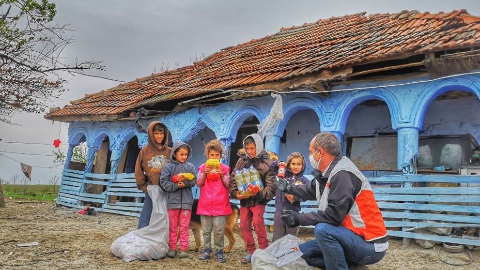 7800 de copii şi părinţi din mediul rural primesc pachete din partea World Vision România
