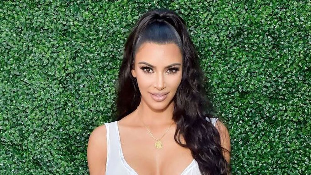 Kim Kardashian, de nerecunoscut. Fotografia care a împărțit internetul în două tabere. ”OK, cine este în poză?