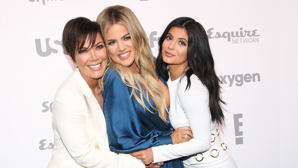 Câți bani vor surorile Kardashian-Jenner pentru a mai apărea în reality-show-ul care le-a făcut celebre