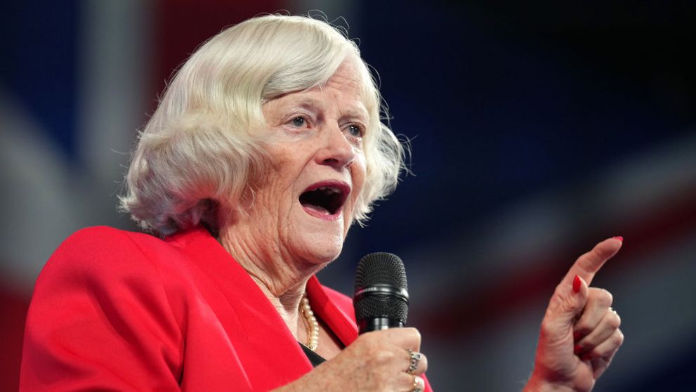 Crima care a șocat Marea Britanie. Fosta deputată Ann Widdecombe, victima unui bărbat care a călătorit cinci ore ca să ajungă acasă la ea. Ce i-a făcut acesta