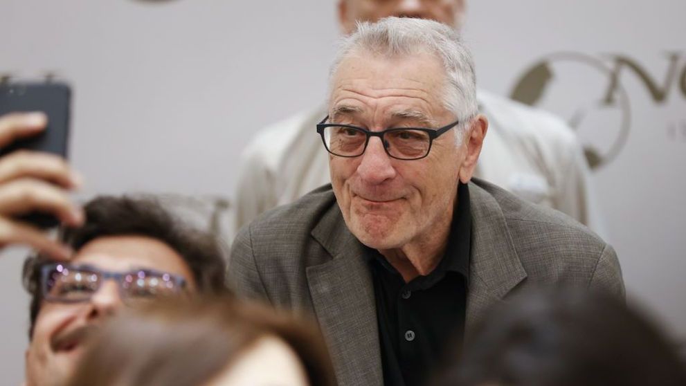 Cum o cheamă pe fiica nou-născută a lui Robert de Niro. Este al 7-lea copil al actorului