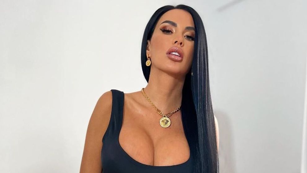 Daniela Crudu, poze cu fetița! Vedeta a născut acum trei luni