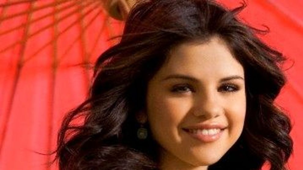 Cum arata Selena Gomez cand nu stie ca este fotografiata de aproape. Adevarul despre abdomenul cantaretei: FOTO