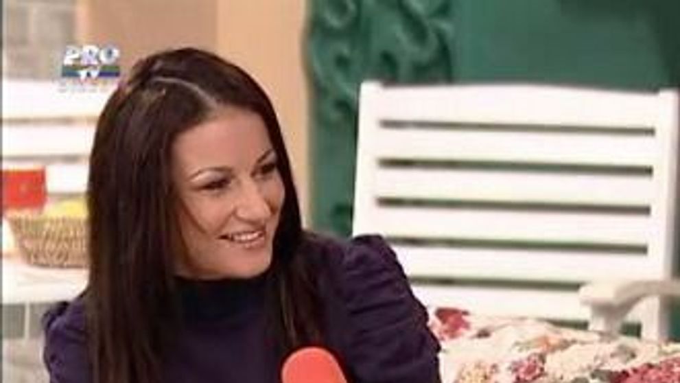 Raluca Sandu, gospodina la Happy Hour