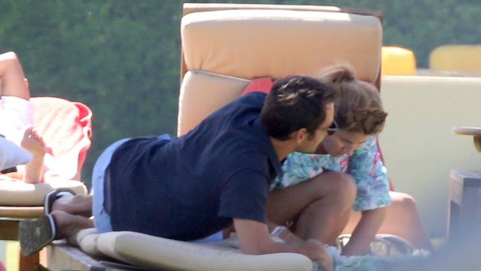 Asa arata sotia lui Roger Federer in costum de baie. Nu are dimensiuni de model, dar sportivul o iubeste la nebunie