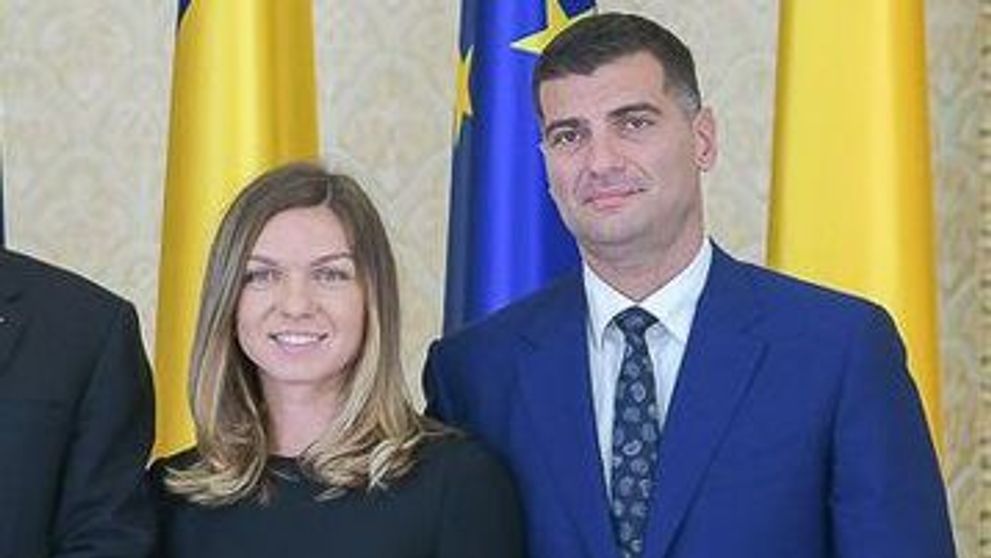 Simona Halep, primele fotografii după ce s-a spus că s-a logodit! Sportiva, superbă într-o rochie neagră