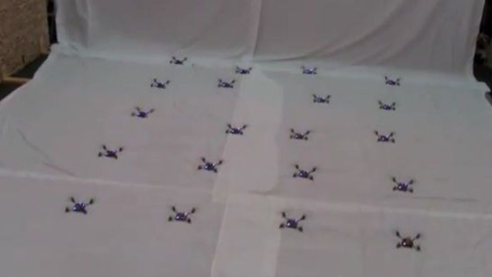 Razboiul Stelelor chiar se apropie :) Americanii au inventat prima armata de DRONE zburatoare! <span style=