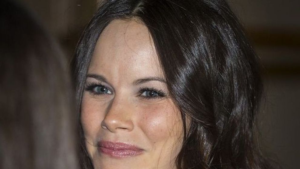 Printesa Sofia a Suediei si-a etalat burtica intr-o rochie rosie. Aparitia cu care o rivalizeaza pe Kate Middleton