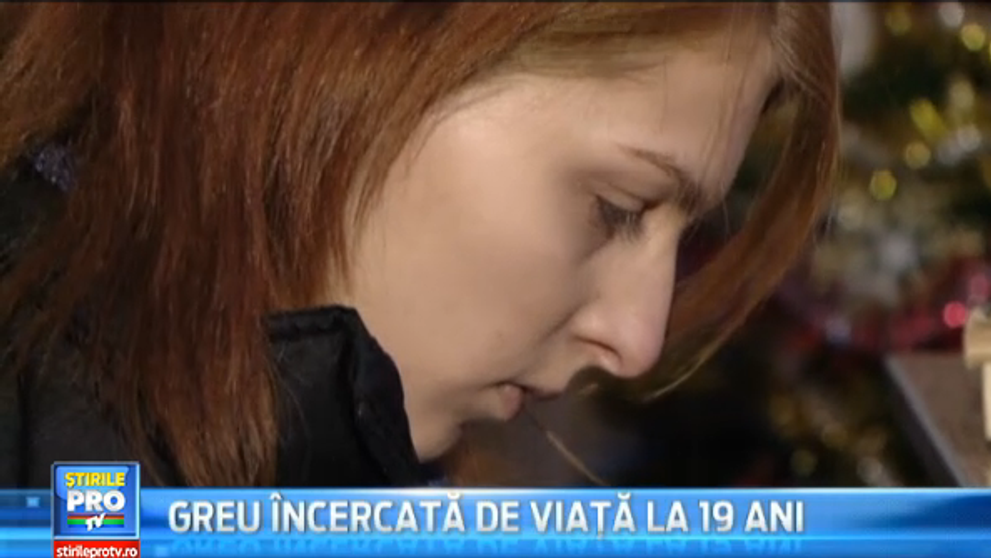 Traieste intr-o camera improvizata si face baie prin vecini, dar strange bani pentru carti. 