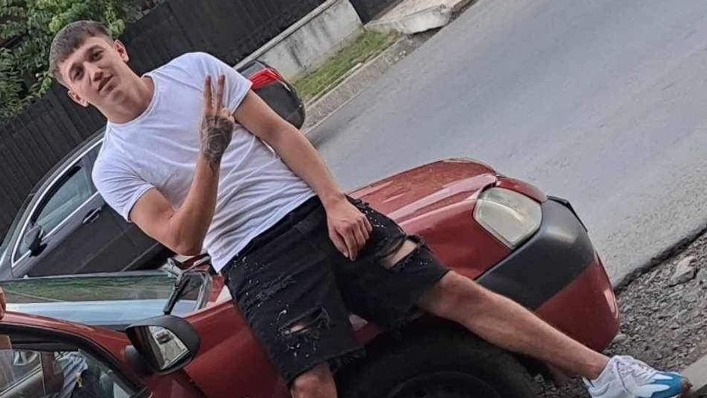 Cine este Sebastian, tânărul înjunghiat în inimă la un majorat din Iași. Tatăl său își strigă durerea: „Ești prea bun pentru această lume”