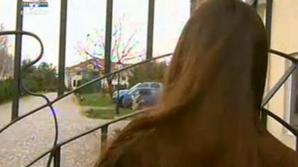 Monica nu poate sa isi ia fetita de la Izvorani: Irinuca a facut rubeola  VIDEO