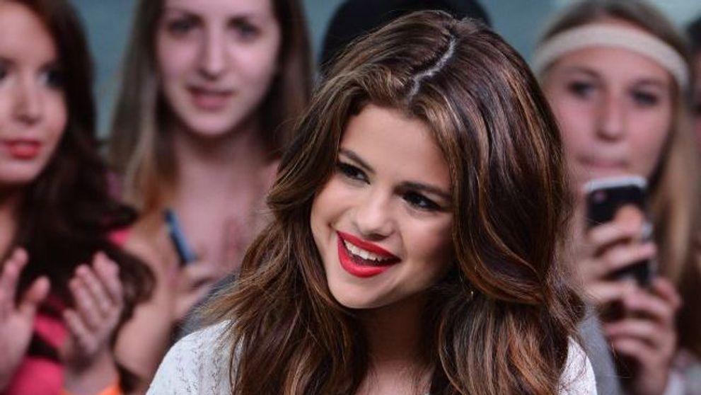 Primele poze cu Selena Gomez si surioara ei nou-nascuta. Vezi cat de simpatice sunt si afla cum o cheama pe pitica