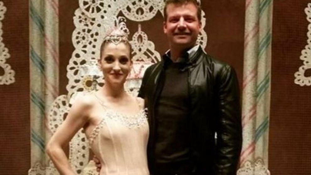 Iubeste baletul de la varsta de 17 ani si isi urmeaza pasiunea in orice conditie. Ce nu observi in aceasta fotografie