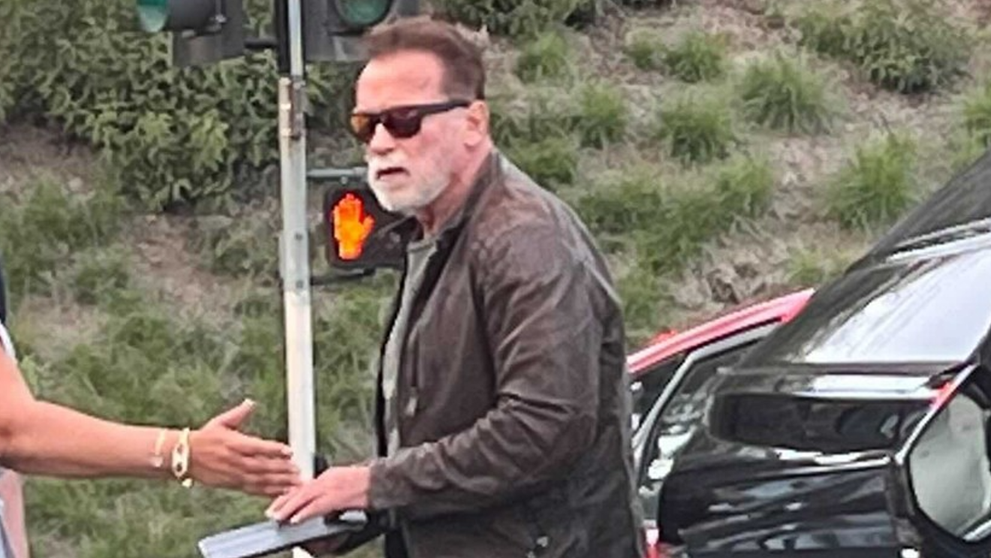 Arnold Schwarzenegger, accident în Los Angeles. Actorul a distrus două mașini în urma unei manevre imprudente
