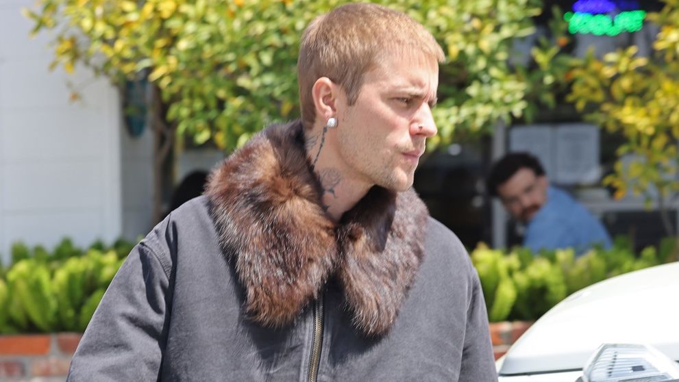Justin Bieber cu blană, Hailey în pantaloni scurți – apariție surpriză, în ciuda zvonurilor