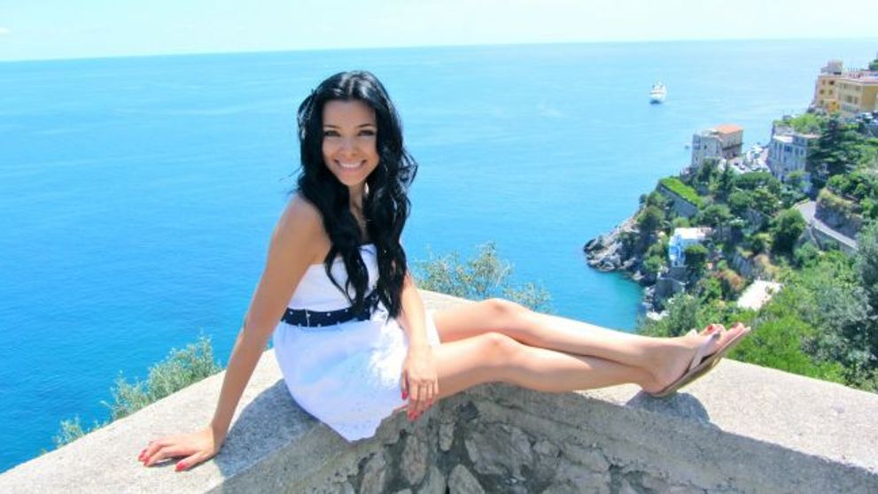 Corina Caragea a condus pe cel mai spectaculos drum de pe Coasta Amalfitana: FOTO