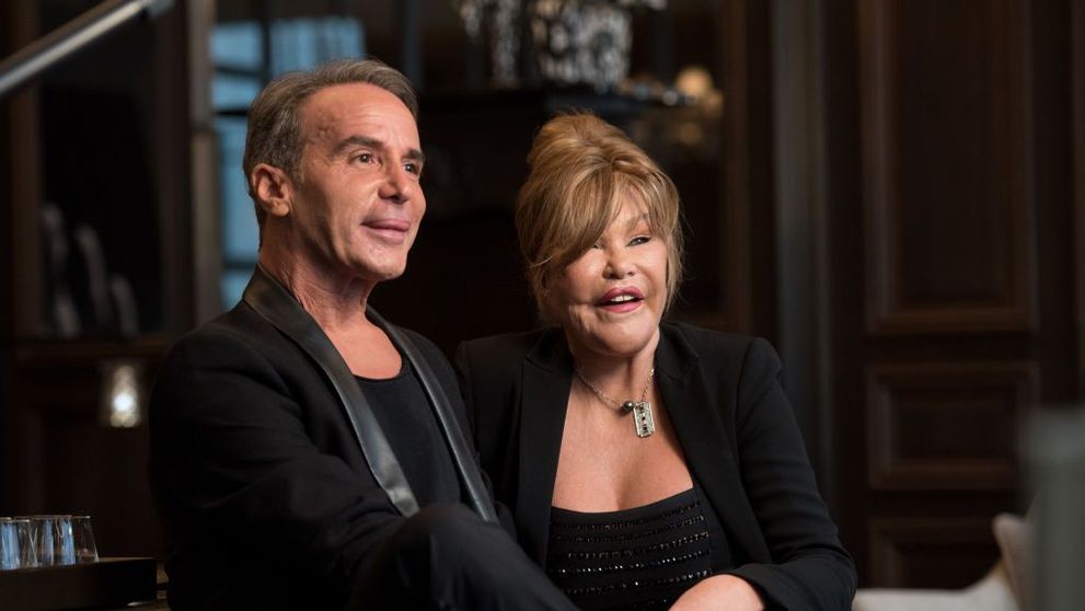 Jocelyn Wildenstein a ajuns de nerecunoscut. Cea poreclită ”femeia-pisică” are un partener cu 27 de ani mai tânăr