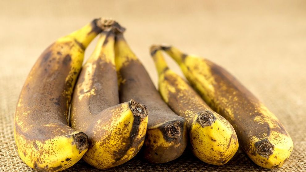 Un truc util in orice bucatarie. Cum poti improspata o banana - VIDEO