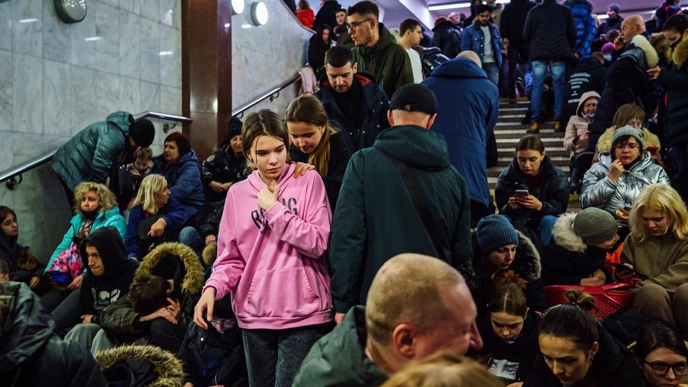 În timp ce obuzele tunau pe cer, un copil s-a născut în metroul din Kiev