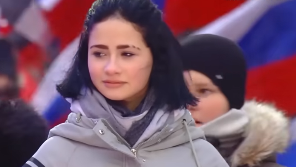 Cine e Anya, puștoaica de 13 ani care a apărut la mitingul patriotic al lui Putin de pe stadionul din Moscova