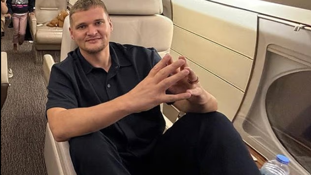 Cine e controversatul om de afaceri care a fugit din Dubai cu un avion privat, plătit 150.000 de lire sterline: ”E atât de simplu, nu știu de ce nu face toată lumea la fel!”