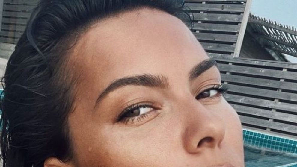 Inna, cele mai incendiare fotografii din acest an! S-a lăsat fotografiată topless de iubitul ei