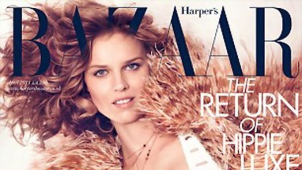 Eva Herzigova, insarcinata pe coperta Harper’s Bazaar! FOTO