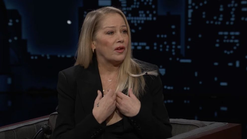 Christina Applegate, prima reacție după ce s-a scris că a fost internată într-un spital din Los Angeles. Cum se simte actrița diagnosticată cu scleroza multiplă