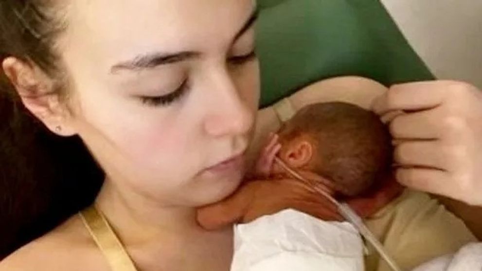 Caz bizar! O femeie a născut de două ori în 22 de zile. Cum a fost posibil așa ceva. Explicația surprinzătoare