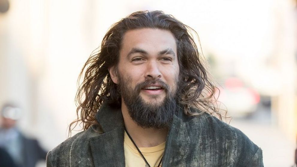 Starul din Aquaman, Jason Momoa, pericol la înălțime. Avionul său a aterizat de urgență