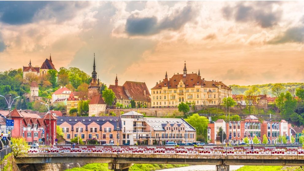 10 obiective turistice pe care nu le găsești decât în România